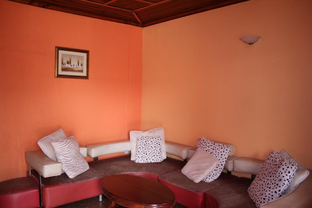 Hotel Acacia 캄팔라 외부 사진