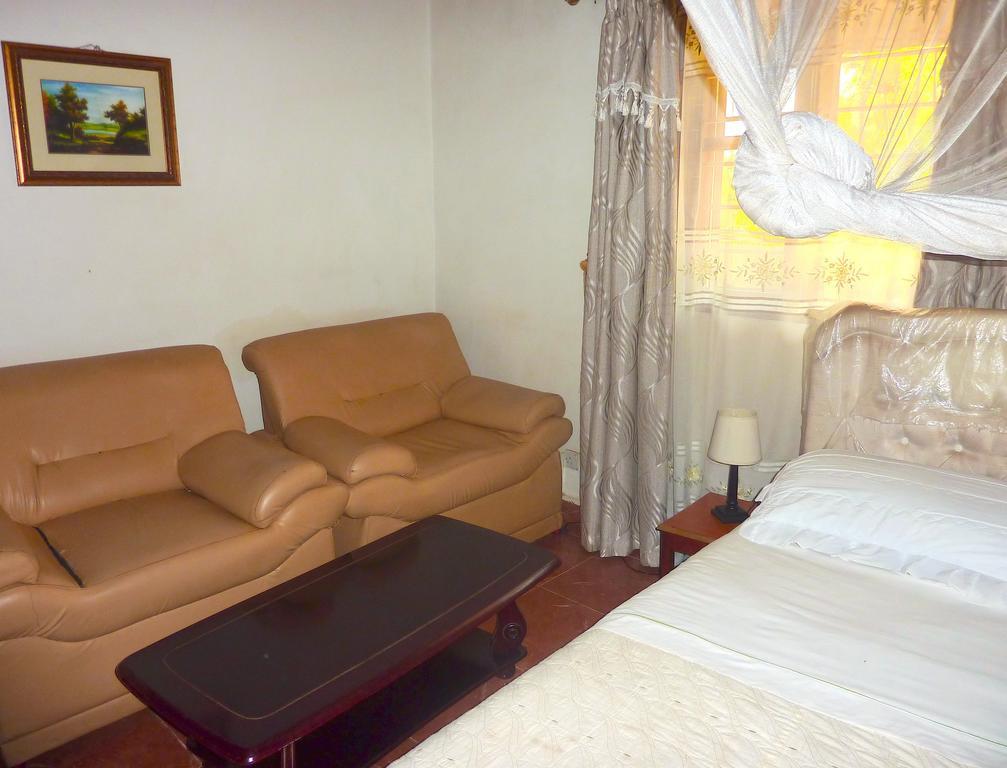 Hotel Acacia 캄팔라 외부 사진
