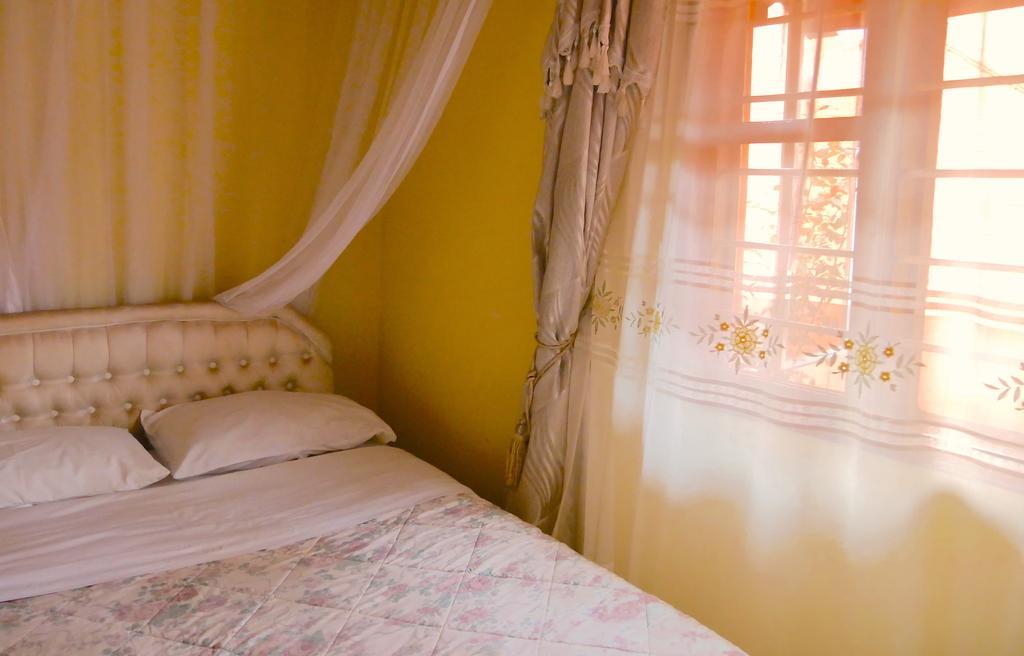 Hotel Acacia 캄팔라 외부 사진