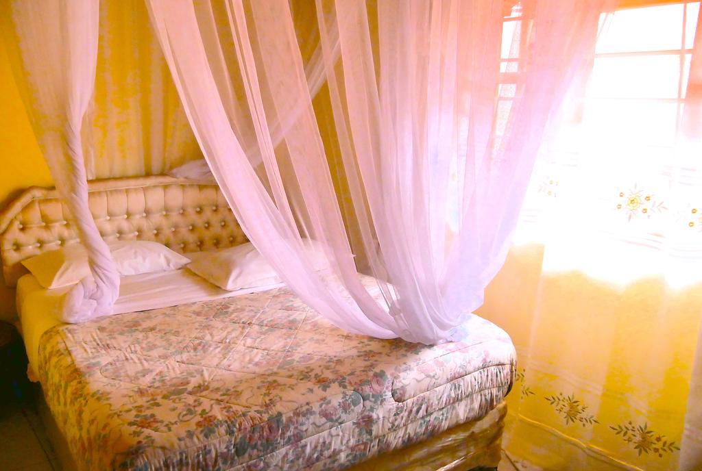 Hotel Acacia 캄팔라 외부 사진