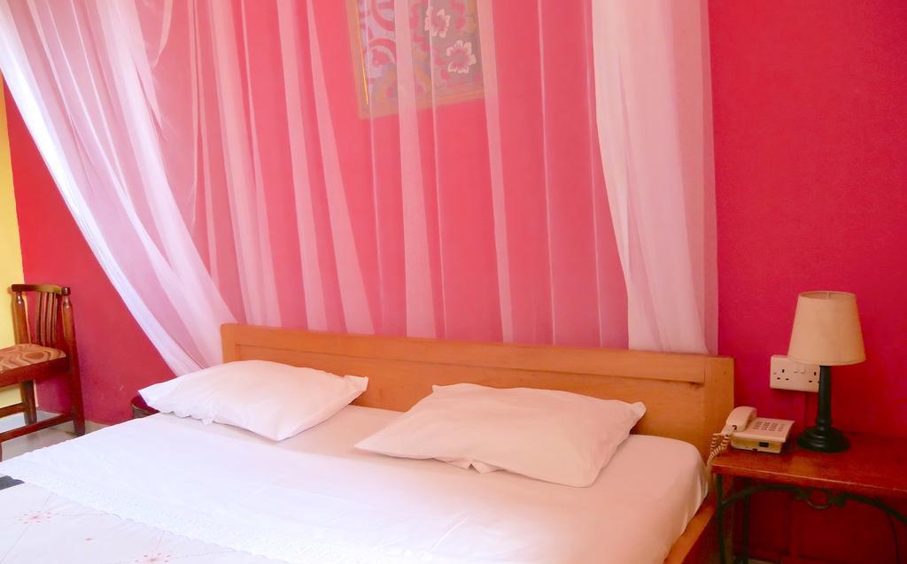 Hotel Acacia 캄팔라 외부 사진